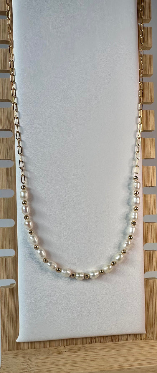 Gold & Pearl Necklace